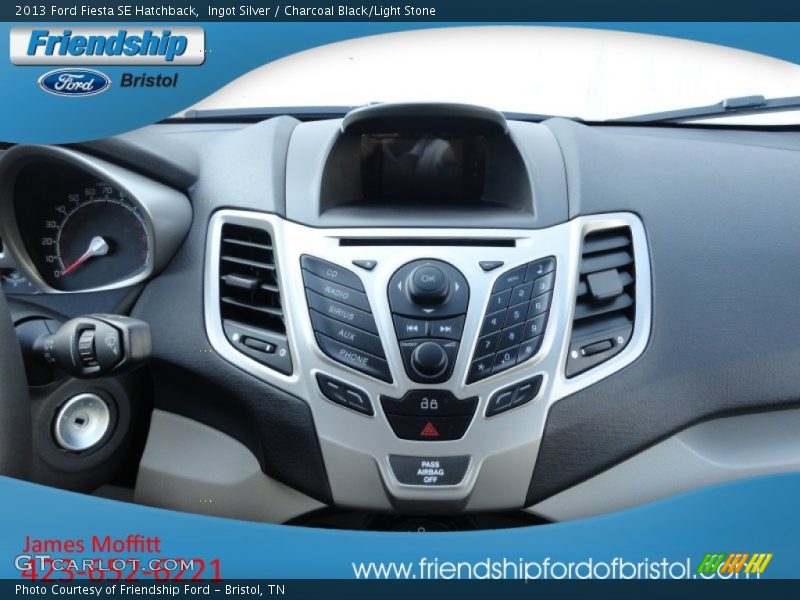 Ingot Silver / Charcoal Black/Light Stone 2013 Ford Fiesta SE Hatchback