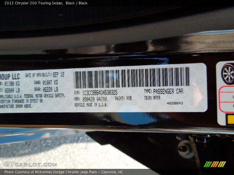 Black / Black 2013 Chrysler 200 Touring Sedan