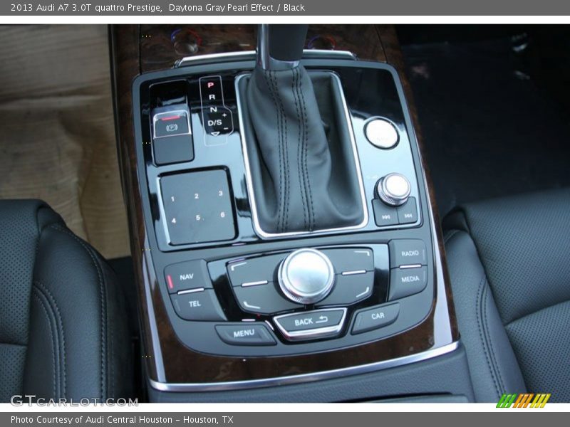 Controls of 2013 A7 3.0T quattro Prestige
