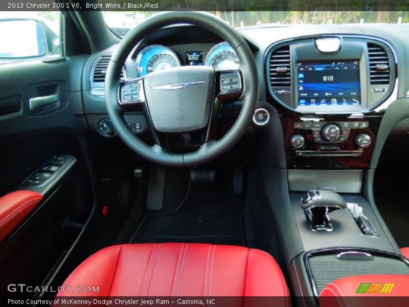 Dashboard of 2013 300 S V6