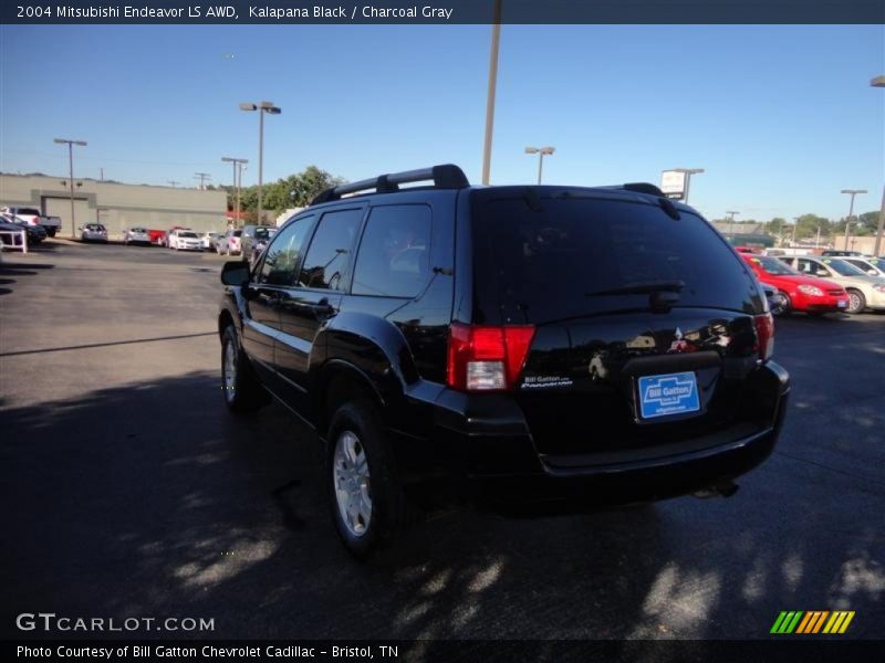 Kalapana Black / Charcoal Gray 2004 Mitsubishi Endeavor LS AWD
