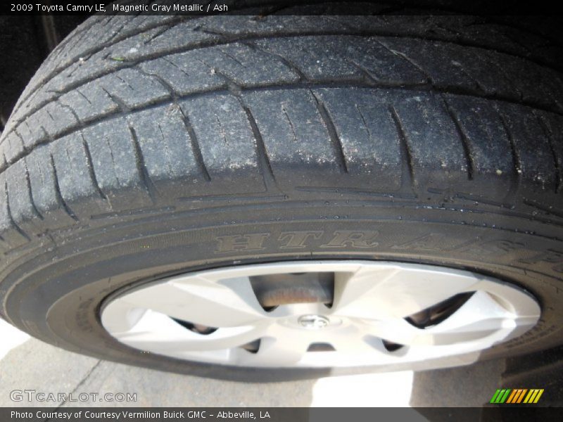 Magnetic Gray Metallic / Ash 2009 Toyota Camry LE