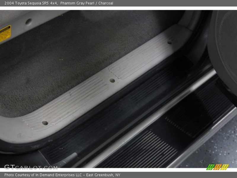 Phantom Gray Pearl / Charcoal 2004 Toyota Sequoia SR5 4x4