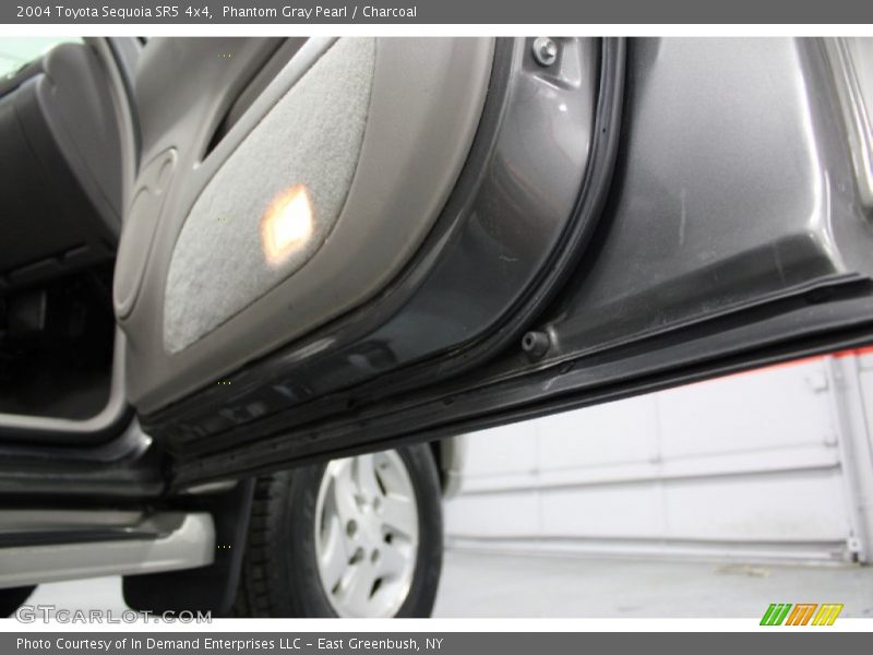 Phantom Gray Pearl / Charcoal 2004 Toyota Sequoia SR5 4x4