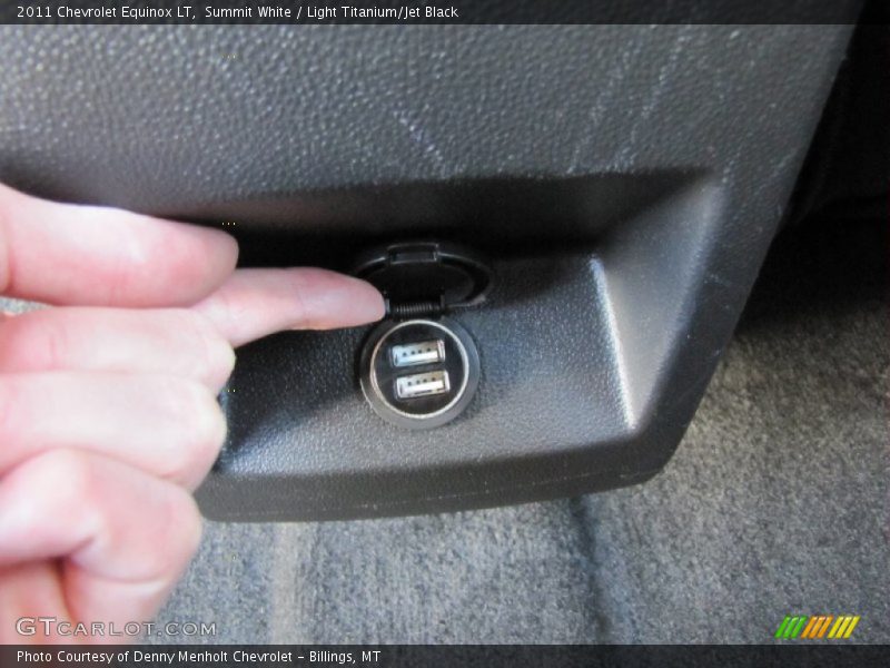 Summit White / Light Titanium/Jet Black 2011 Chevrolet Equinox LT