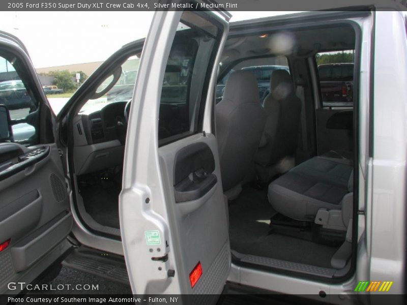 Silver Metallic / Medium Flint 2005 Ford F350 Super Duty XLT Crew Cab 4x4