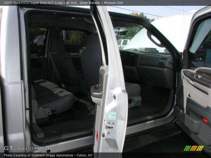 Silver Metallic / Medium Flint 2005 Ford F350 Super Duty XLT Crew Cab 4x4