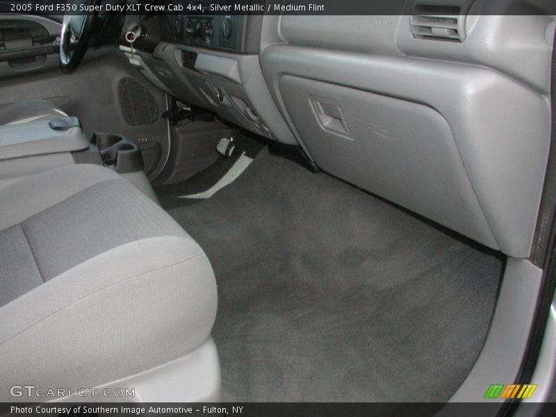 Silver Metallic / Medium Flint 2005 Ford F350 Super Duty XLT Crew Cab 4x4