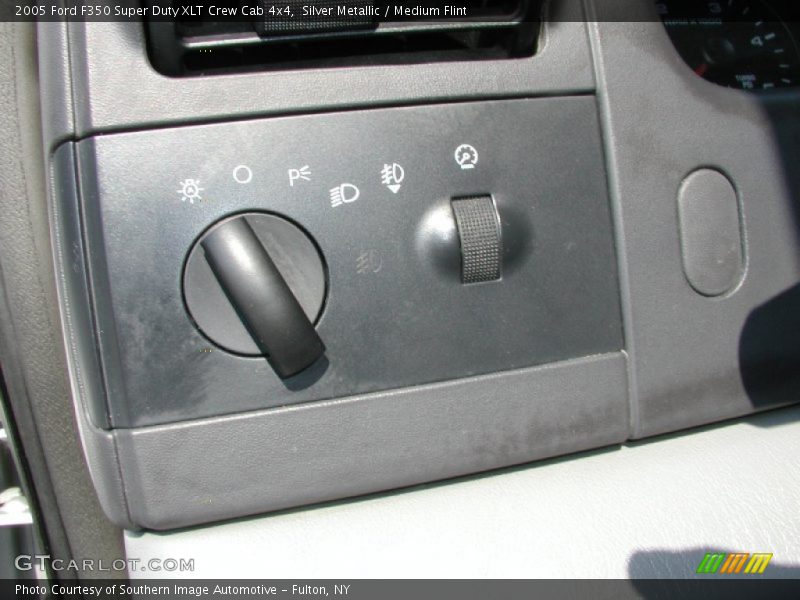 Silver Metallic / Medium Flint 2005 Ford F350 Super Duty XLT Crew Cab 4x4