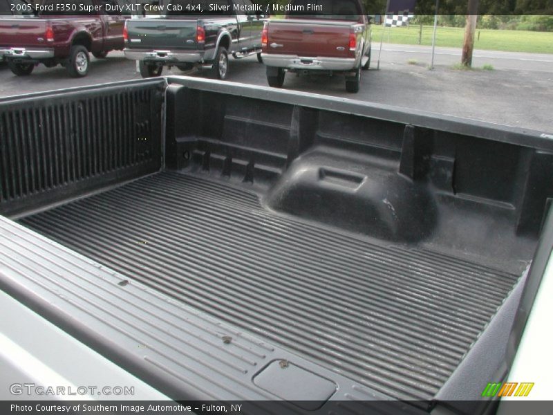Silver Metallic / Medium Flint 2005 Ford F350 Super Duty XLT Crew Cab 4x4