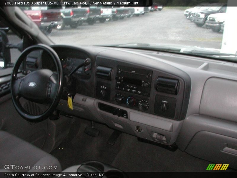Silver Metallic / Medium Flint 2005 Ford F350 Super Duty XLT Crew Cab 4x4