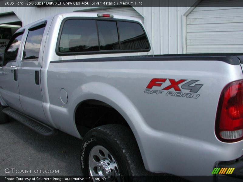 Silver Metallic / Medium Flint 2005 Ford F350 Super Duty XLT Crew Cab 4x4