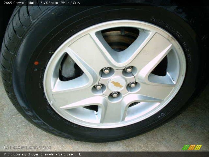 White / Gray 2005 Chevrolet Malibu LS V6 Sedan