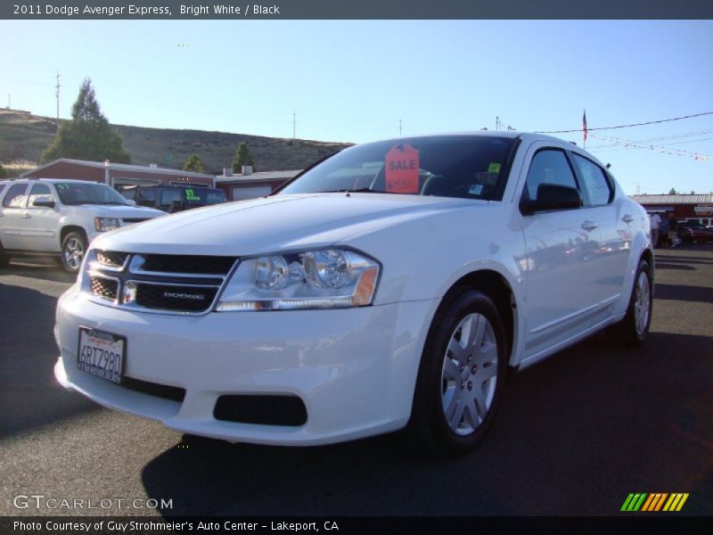 Bright White / Black 2011 Dodge Avenger Express