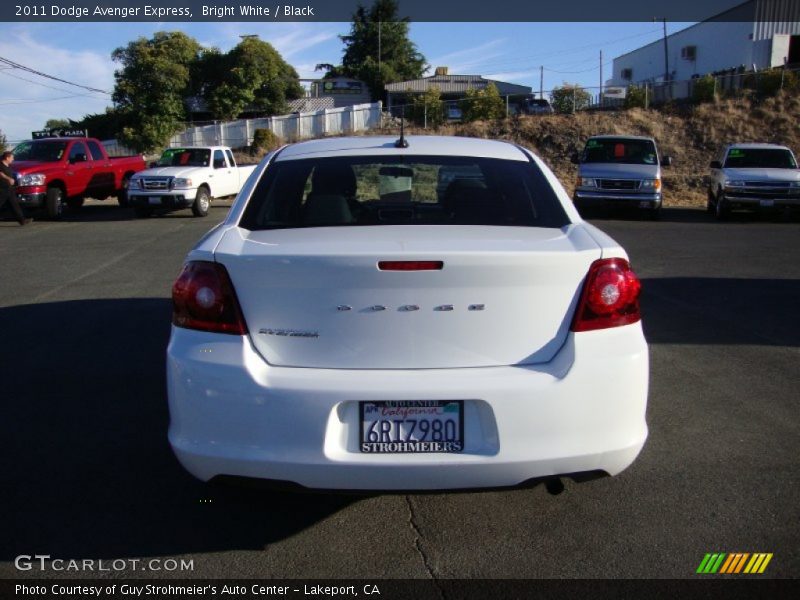 Bright White / Black 2011 Dodge Avenger Express