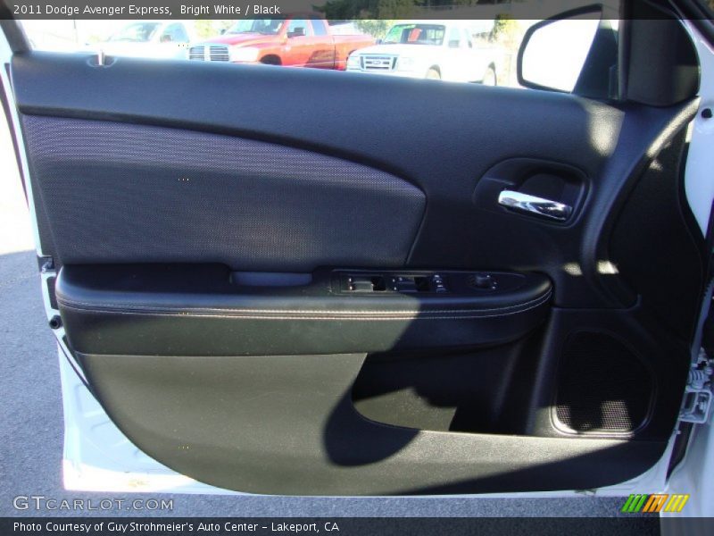 Bright White / Black 2011 Dodge Avenger Express