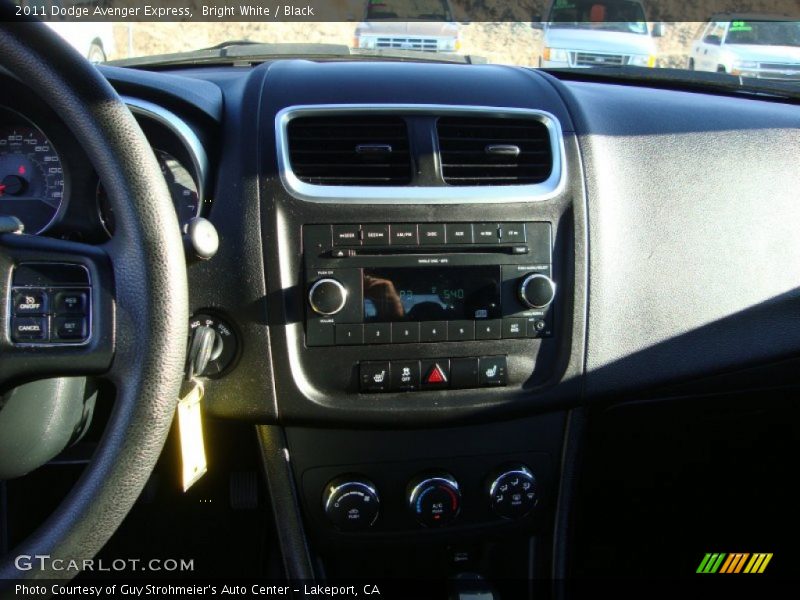 Bright White / Black 2011 Dodge Avenger Express