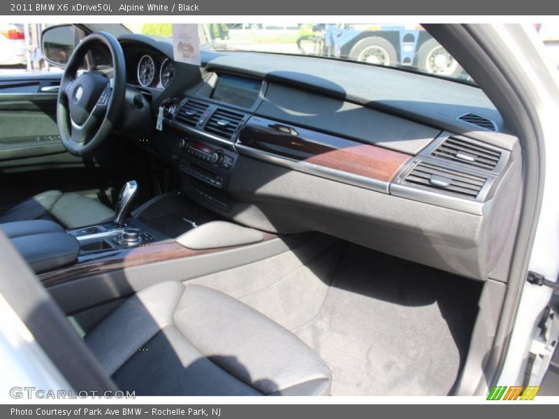 Alpine White / Black 2011 BMW X6 xDrive50i
