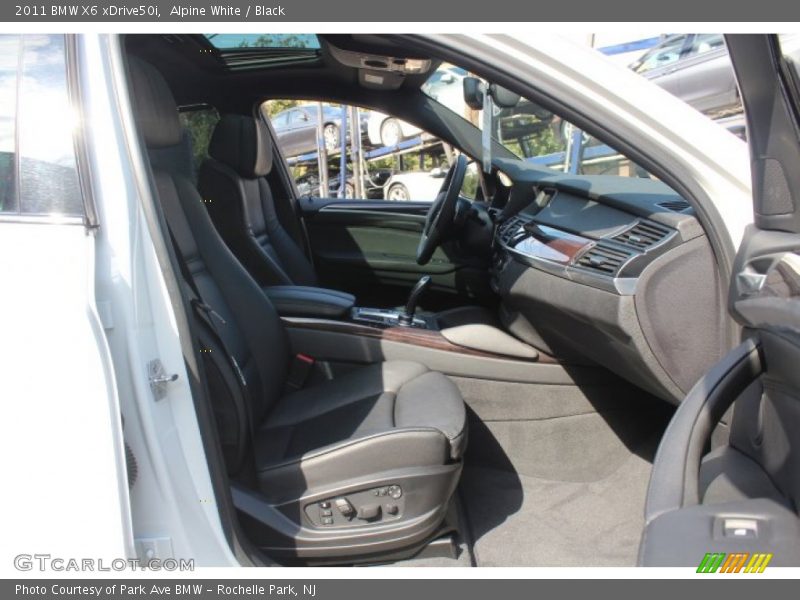 Alpine White / Black 2011 BMW X6 xDrive50i