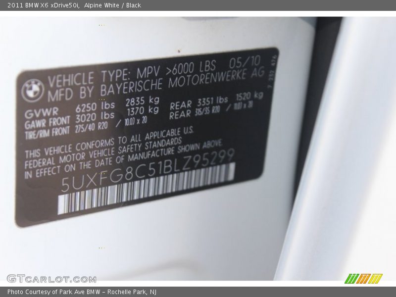 Alpine White / Black 2011 BMW X6 xDrive50i