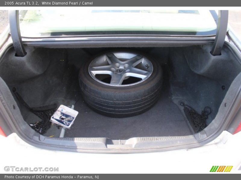 White Diamond Pearl / Camel 2005 Acura TL 3.2