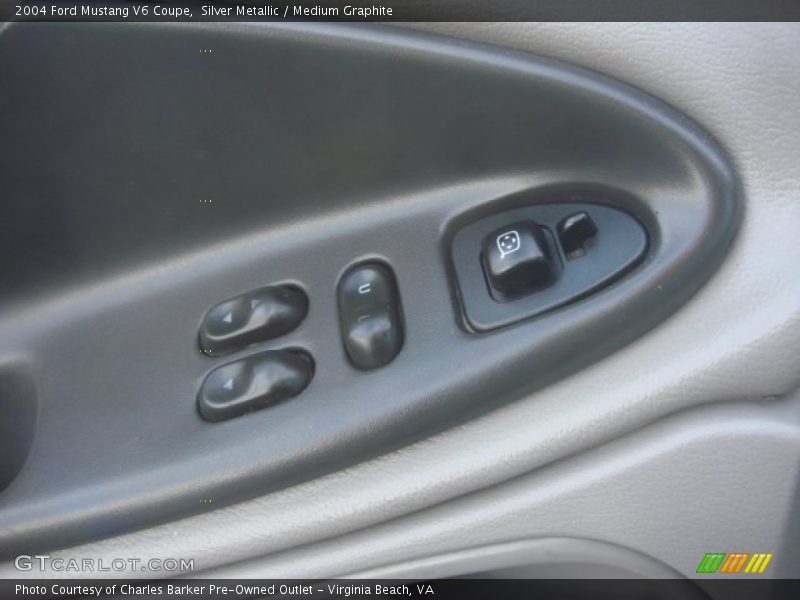 Silver Metallic / Medium Graphite 2004 Ford Mustang V6 Coupe