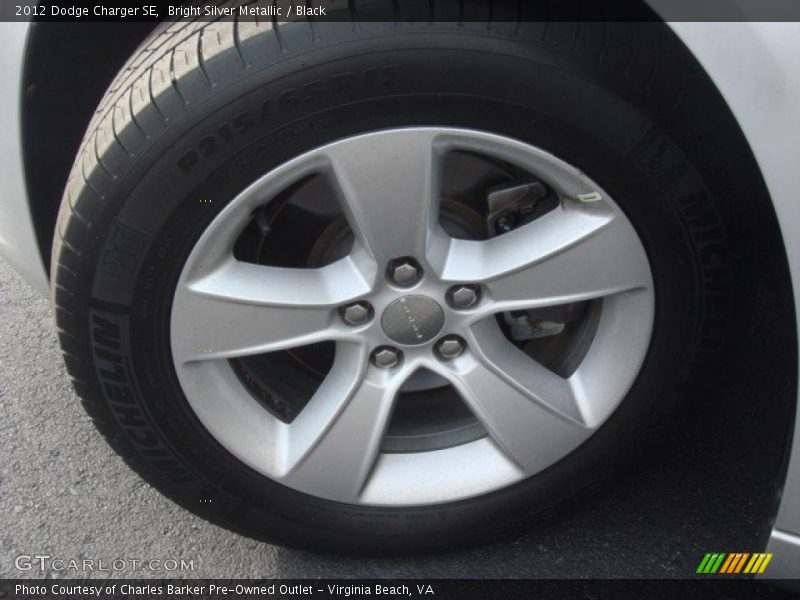 Bright Silver Metallic / Black 2012 Dodge Charger SE