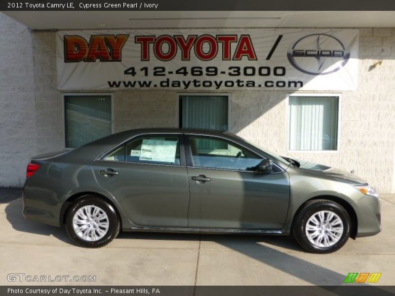 Cypress Green Pearl / Ivory 2012 Toyota Camry LE