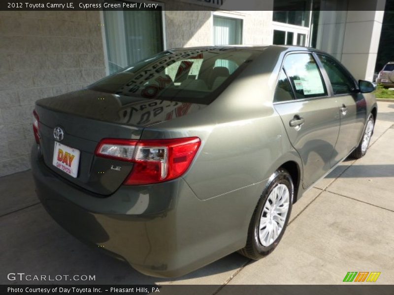 Cypress Green Pearl / Ivory 2012 Toyota Camry LE