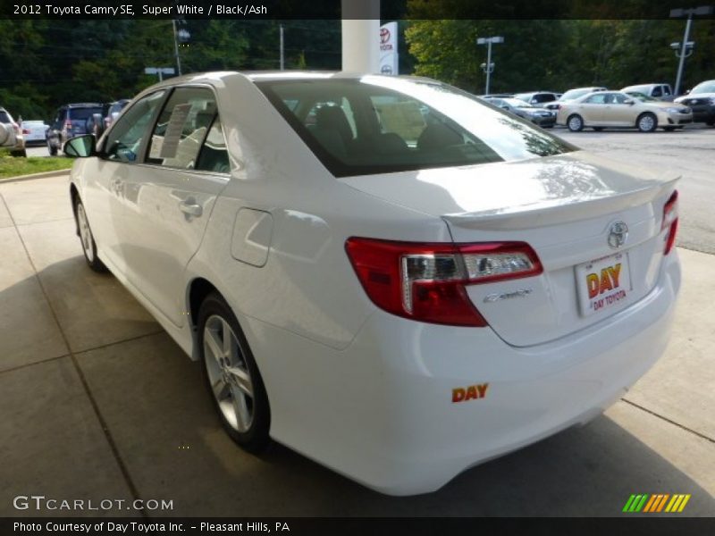 Super White / Black/Ash 2012 Toyota Camry SE