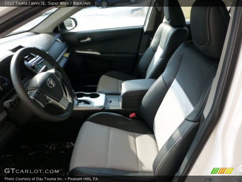 Super White / Black/Ash 2012 Toyota Camry SE