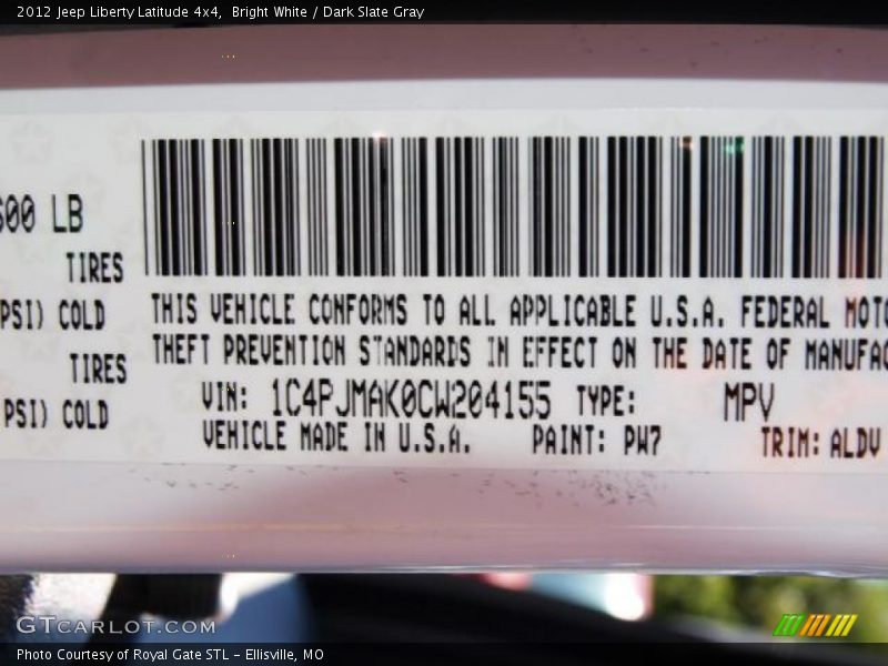 Bright White / Dark Slate Gray 2012 Jeep Liberty Latitude 4x4