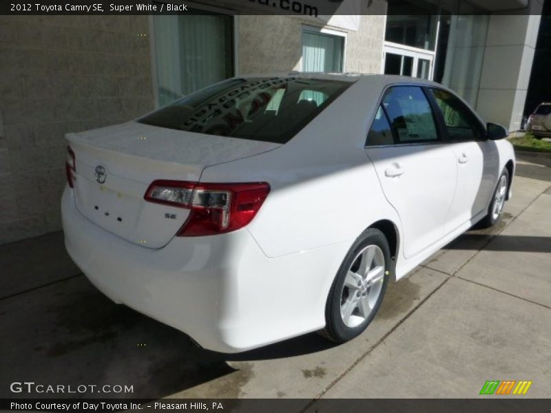 Super White / Black 2012 Toyota Camry SE