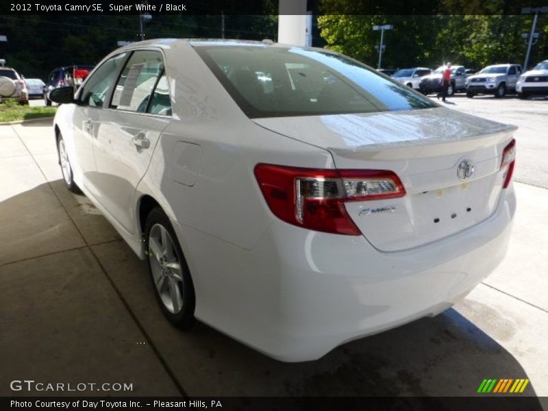 Super White / Black 2012 Toyota Camry SE