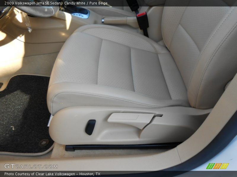Candy White / Pure Beige 2009 Volkswagen Jetta SE Sedan