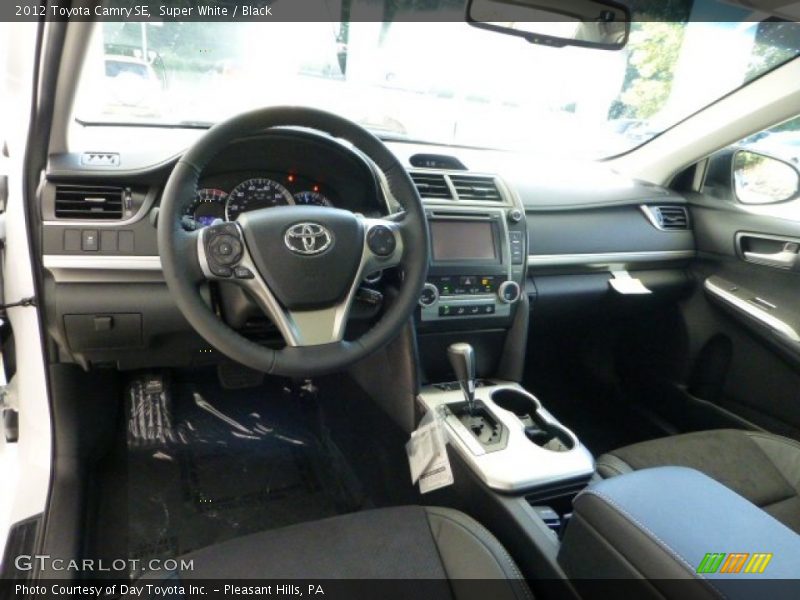 Super White / Black 2012 Toyota Camry SE