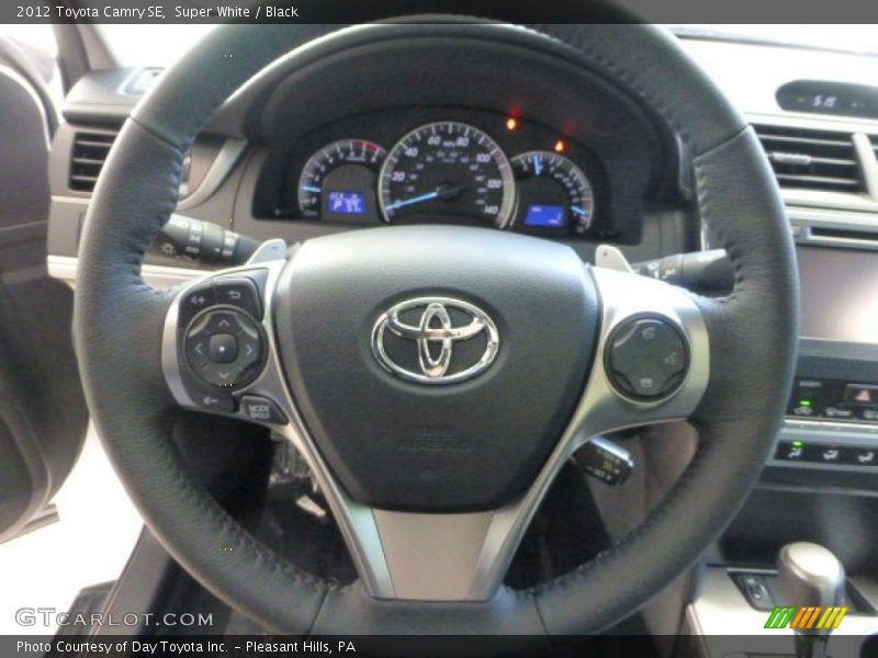 Super White / Black 2012 Toyota Camry SE