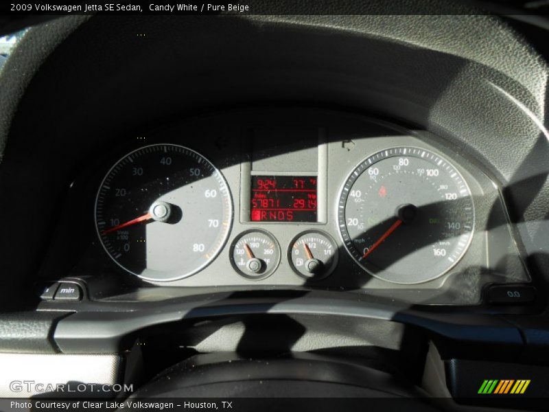 Candy White / Pure Beige 2009 Volkswagen Jetta SE Sedan