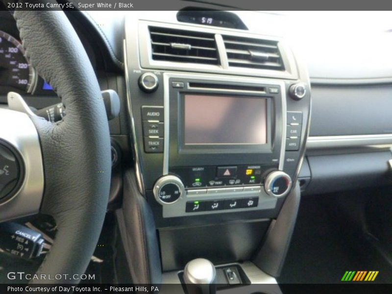 Super White / Black 2012 Toyota Camry SE