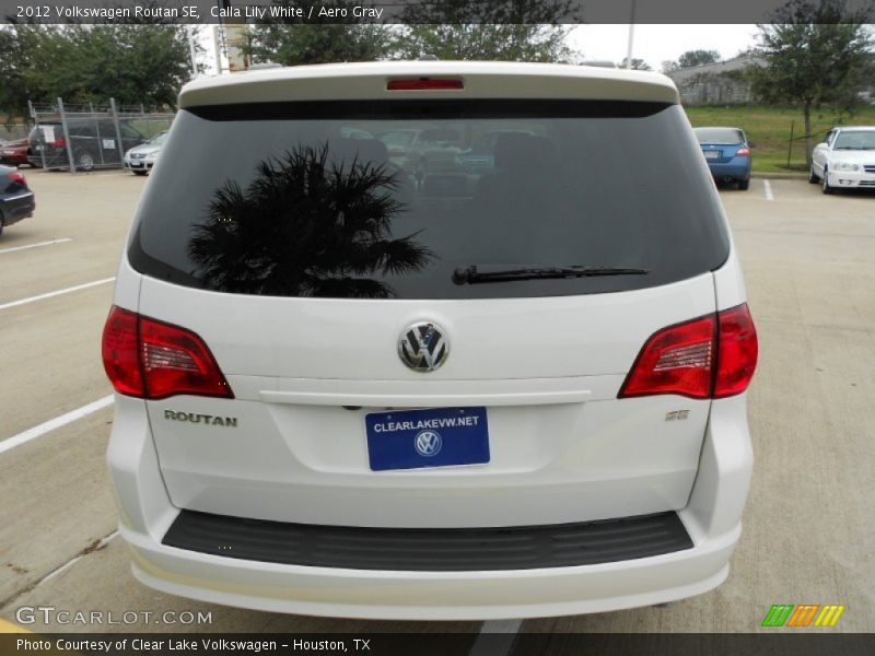 Calla Lily White / Aero Gray 2012 Volkswagen Routan SE