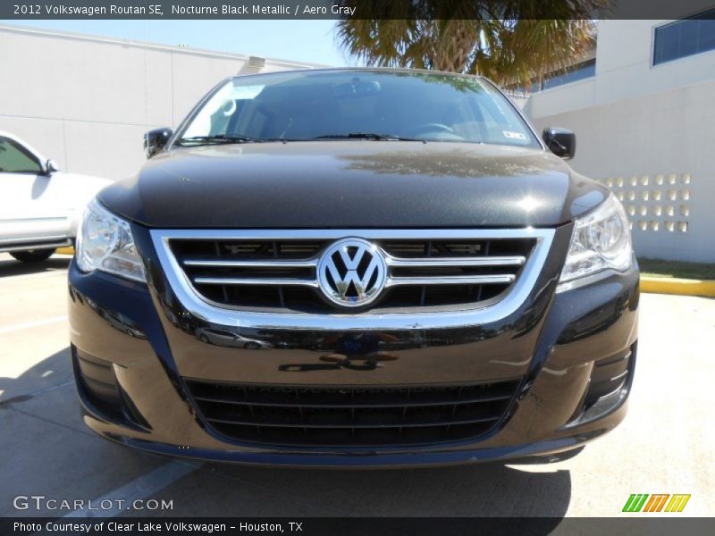 Nocturne Black Metallic / Aero Gray 2012 Volkswagen Routan SE