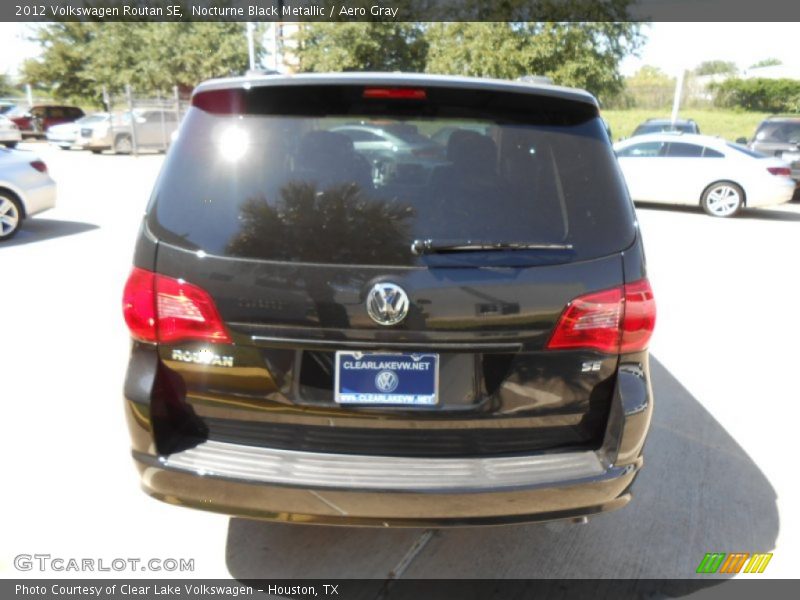Nocturne Black Metallic / Aero Gray 2012 Volkswagen Routan SE