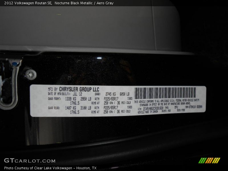 Nocturne Black Metallic / Aero Gray 2012 Volkswagen Routan SE