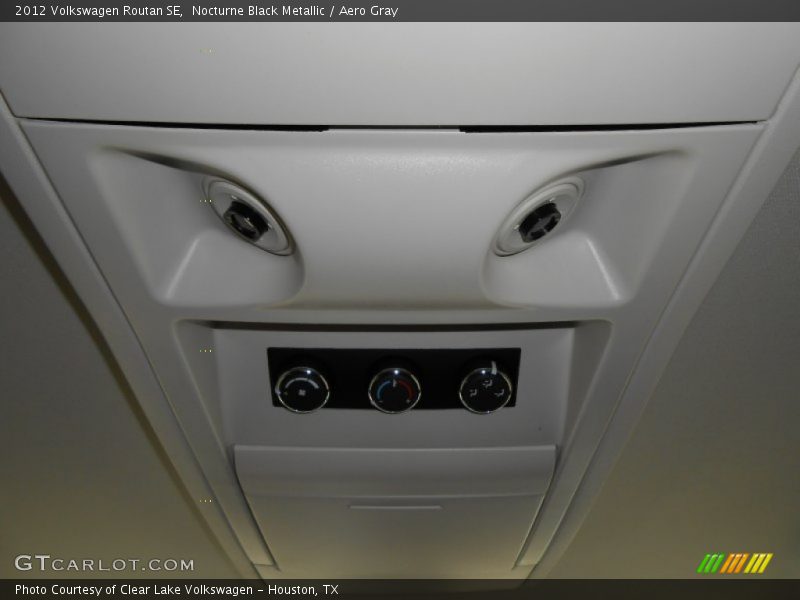 Nocturne Black Metallic / Aero Gray 2012 Volkswagen Routan SE