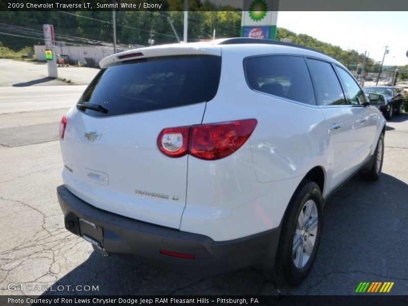 Summit White / Ebony 2009 Chevrolet Traverse LT
