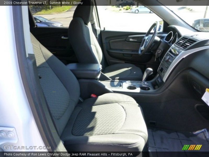 Summit White / Ebony 2009 Chevrolet Traverse LT