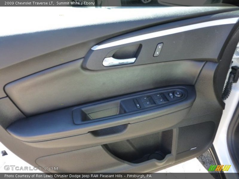 Summit White / Ebony 2009 Chevrolet Traverse LT