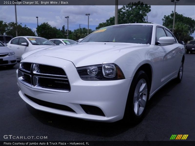 Bright White / Black 2011 Dodge Charger SE