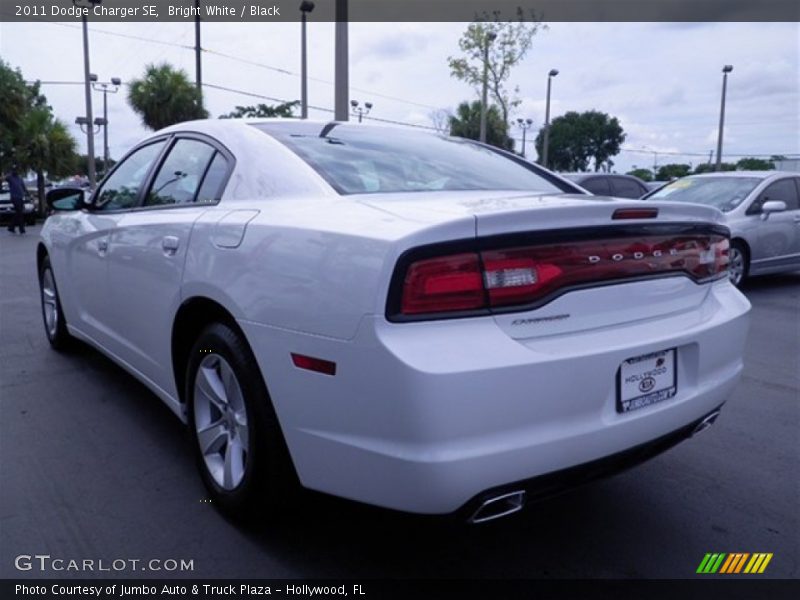 Bright White / Black 2011 Dodge Charger SE