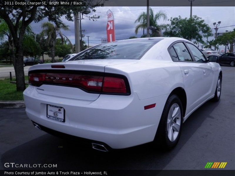 Bright White / Black 2011 Dodge Charger SE